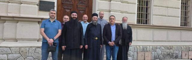 IGUMAN MANASTIRA HILANDAR POSETIO HRAM SVETE PETKE U KPZ SREMSKA MITROVICA: U toku su radovi na renoviranju i oslikavanju unutrašnjosti (foto)