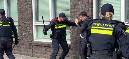 MAROKANCI SLAVILI, PA DOBILI BATINE! Policija tukla navijače na ulici, pogledajte kako se fešta pretvorila u HAOS! VIDEO