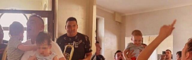 RODIĆI SLAVE VASKRS UZ TRUBAČE: Bogdan se oporavio i igra se sa unucima, Bojana zabeležila svaki trenutak (FOTO)