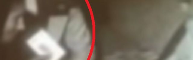 Ceo svet je u neverici gledao ženu koja prkosi Homeiniju i tako rizikuje da izgubi život (VIDEO)