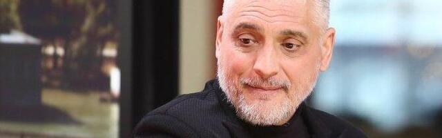 Sa njim nema zime! Čeda pokazao ko ga greje u hladnim danima! (VIDEO)