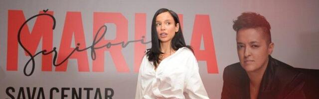 "NIJE PROPUSTILA NIJEDAN KONCERT MARIJE ŠERIFOVIĆ"! Edita Aradinović se na crvenom tepihu POJAVILA BEZ TRUNKE ŠMINKE! (VIDEO)