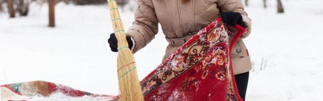 Očistite tepih sa snegom: Ruska metoda koja izvlači priljavštinu bolje od usisivača (VIDEO)