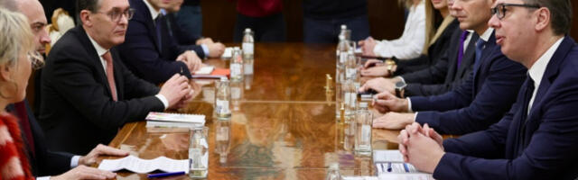 Вучић разговарао са министром спољних послова Француске о односима две земље