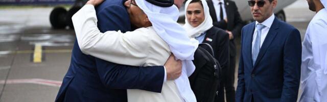 Vučić u iznenadnoj poseti UAE razgovarao sa predsednikom Bin Zajedom Al Nahjanom