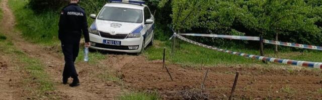 Prvi snimci i detalji drame iz Lozovika: Policija policija blokirala njivu zbog bombe u vinogradu