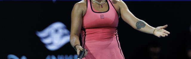 Au, kakav šok u Rimu: Arina Sabalenka eliminisana sa mastersa posle neverovatnog preokreta