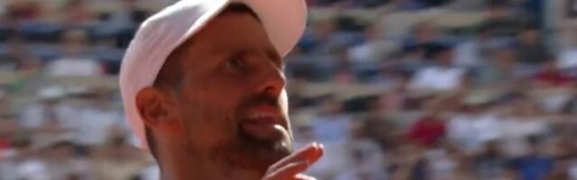"Dva sata vas molim...": Novak zaurlao na svoje (VIDEO)