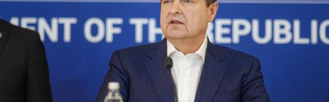 Dačić: MUP ne prekida skupove