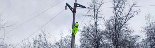 Veći deo Ivanjice bez struje, ljudi očajni: "Na dežurne telefone Elektrodistribucije niko se ne javlja, iz opštine nam se niko nije obratio"
