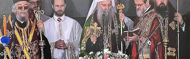 "OVO JE NAJSTRAŠNIJA GOLGOTA SRPSKOG NARODA": Potresne reči patrijarha Porfirija u Donjoj Gradini na parastosu žrtvama NDH
