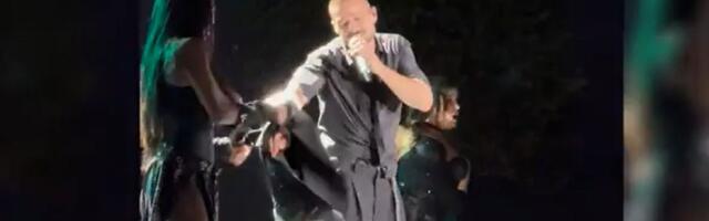 Riki Martin konačno pred srpskom publikom: Skinuo sako pa bacio sve u trans - pleše ko u najboljim godinama
