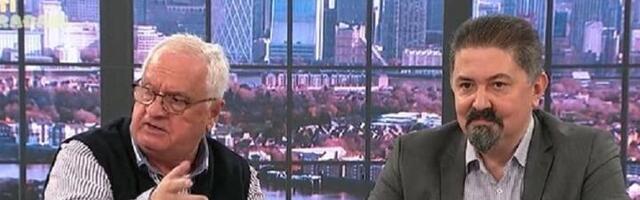 "Šta ćemo bez Vučića? Menjaj Ustav, Bog te maz'o!" (VIDEO)