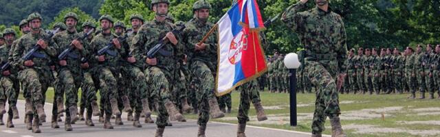 "Vojska Srbije je moralno uništena, u njoj kadrida SNS"