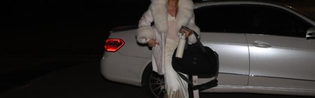 Veliko snimanje na Grandu: Rada u glamuroznoj haljini stigla taksijem