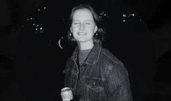 PROBUDILA JE MUČNINA I POVRAĆANJE, PA UBRZO UMRLA! Ovo je studentkinja (21) koja je umrla pod ISTIM okolnostima kao i porodica iz Nemačke: Svi detalji! (FOTO)