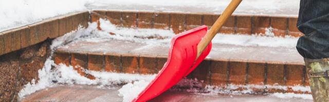 Evo ko mora da čisti sneg ispred objekata: Kazne su drakonske, do 150.000 dinara