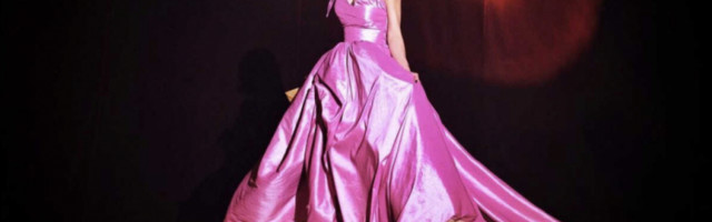 OMILJENA KREATORKA DOMAĆIH ZVEZDA: Pomama za Amininim kreacijama (FOTO)