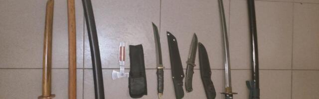 Carinici na Bajmoku zaplenili četiri noža, sekiricu i – katanu