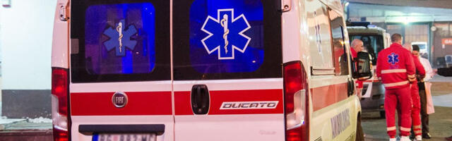 POVREĐENA ŽENA (40) U NASELJU STEPA STEPANOVIĆ: Incident se dogodio kasno sinoć - Hitna momentalno intervenisala!