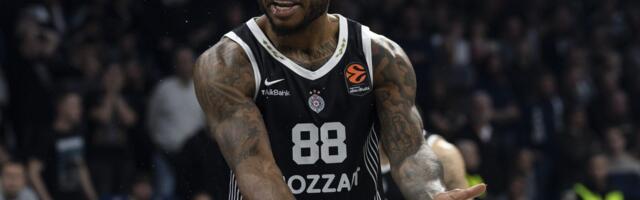Da li je neko Tajriku Džonsu rekao da bi trebalo da ostane u Partizanu? Misteriozna i obrisana poruka centra crno-belih (FOTO)