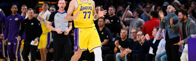 Buuuum: Ovim košem je Luka Dončić srušio Nikolu Jokića