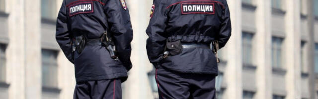 PUCNJAVA U SREDNJOJ ŠKOLI! Učenik RANIO druga, pa SKOČIO kroz prozor! (VIDEO)