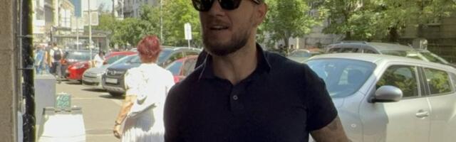 JOCA STEFANOVIĆ STIGAO U PORODILIŠTE: Za suprugu i sina doneo posebne darove! (VIDEO)