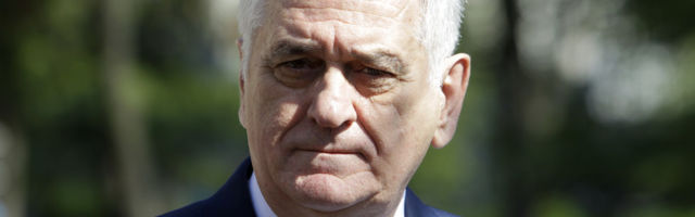 NEMA POVREĐENIH: Tomislav Nikolić imao saobraćajnu nesreću