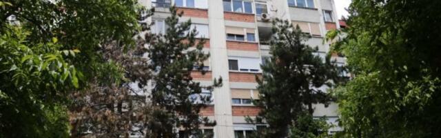 NEVEROVATNO OBAVEŠTENJE NA ZGRADI U BEOGRADU! Svi stanari su pozvani na piće, a ovo je razlog