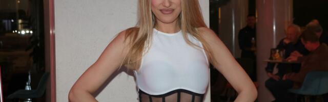 Zbog ovoga je Rada Manojlović dovedena u vezu s poznatim estradnim moćnikom: On ništa ne krije