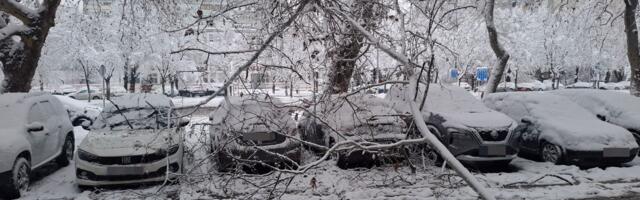 Sve gradske službe u punom kapacitetu uklanjaju posledice velikih snežnih padavina
