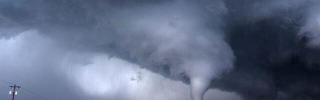 Tornado protutnjao kroz Rumuniju: Snimak ledi krv u žilama!