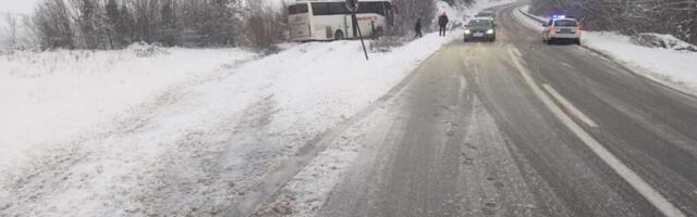 Код Нове Вароши аутобус слетео с пута