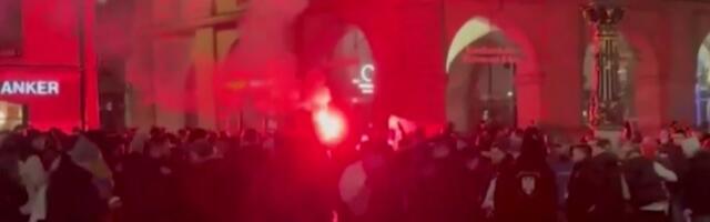 DELIJE ZAPALILE BERN! Grmi „Kosovo je Srbija“! (VIDEO)