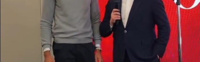 Novogodišnje iznenađenje Zvezde - Bolomboj već stigao u Beograd, pojavio se na koktelu (VIDEO)