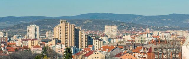 Fotografija iz Niša dokazuje da je prava ljubav večna: Baka i deka prošetali gradom, jedan detalj TERA SUZE