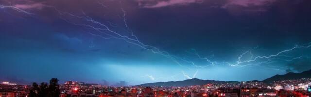 RHMZ izdao hitno upozorenje: Nevreme juri ka Srbiji, evo gde će se danas sve svaliti kiša