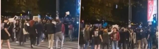 TOTALNI FIJASKO BLOKADERA U ZEMUNU: Njih 20-ak se okupilo u pokušaju da prodaju iste fore, ali narod ih NE SHVATA OZBILJNO (VIDEO)