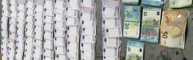 EVRIĆE KRILI U GAĆAMA I ČARAPAMA! Carinici tokom vikenda zaplenili više od 100.000 evra!