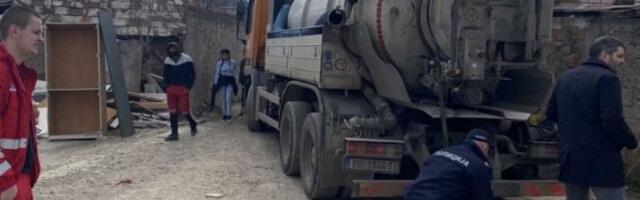 GAZE DECU KAO MRAVE! Valentinu od 17 meseci zgazio kamion od 25 tona, a STEFANA AUTOMOBIL ODBACILO 35 METARA