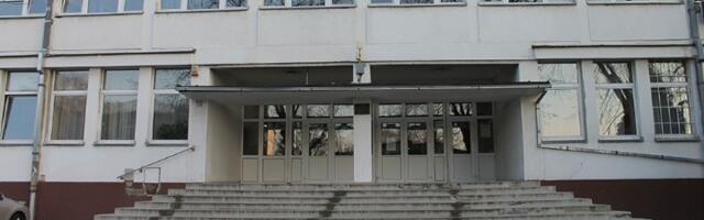 Beogradske gimnazije oblepljene plakatima: Poziv na prekid nastave u petak
