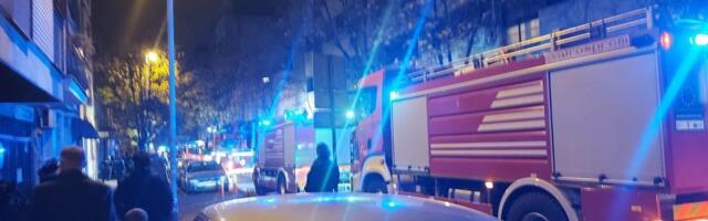 Požar u zgradi u Pirotu: Ima povređenih, gust dim kulja na sve strane!