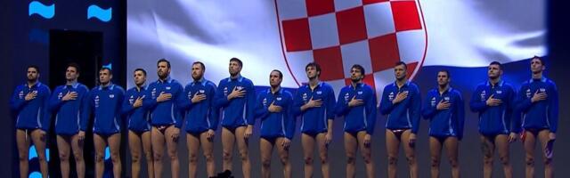 Hrvati gledaju, i ne veruju! Evo kako je srpska publika dočekala "Lijepu našu" u odlučujućem meču na EP