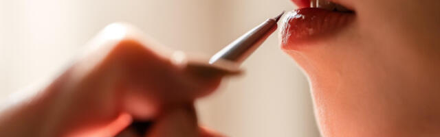 Zaboravite na bockanje: Punije usne uz jednostavan trik, potrebna vam je samo jedna stvar