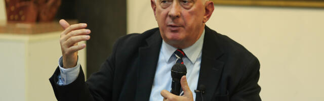 Dr Dragan Delić: Vlast stručne praznine u zdravstvenom sistemu puni populističkim merama poput „mobilnih ambulanti“