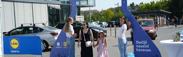 Dečiji naučni karavan stigao u Novi Sad: Lidl Srbija i Molekul donose svet nauke za najmlađe