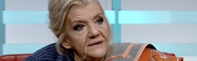 ŽIVU SU ME SAHRANILI POSLE SLIKE SA TURBANOM! Marina Tucaković se zbog OVE fotke naljutila na SINA: Nisam mogla da ga bijem, ali...
