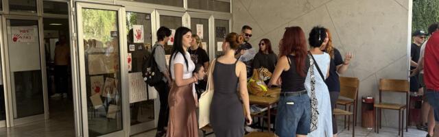 Studenti kragujevačkog Ekonomskog fakulteta u blokadi o hapšenju njihovog kolege