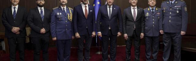 Jačanje odbrambene saradnje Srbije i Slovačke: Održan astanak ministra Gašića sa ministrom odbrane Slovačke Kalinakom (FOTO)